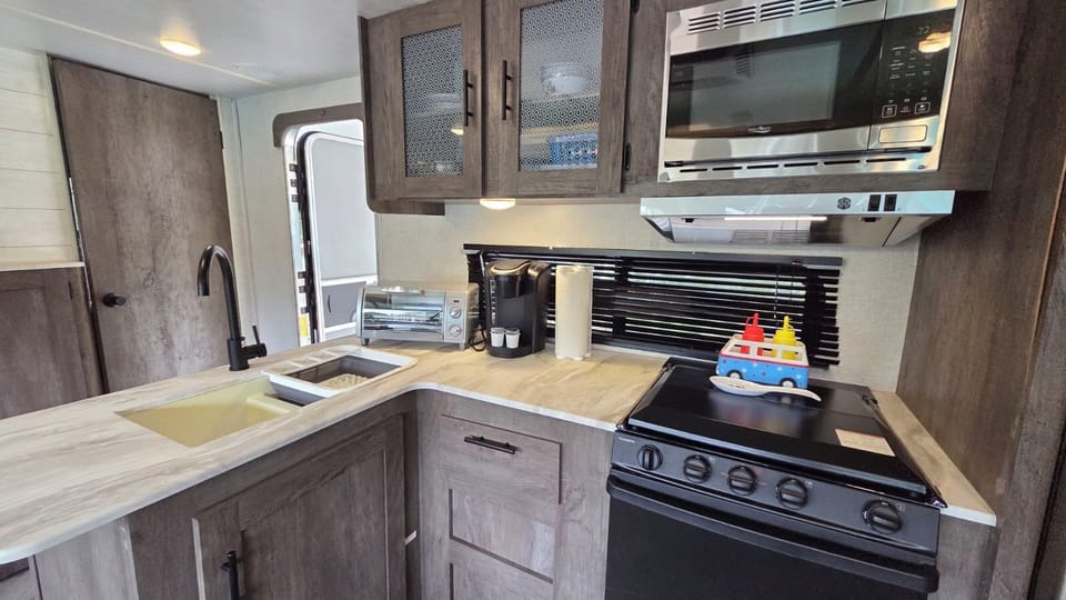 Country Cowboy RV Rental at River Ranch 72 (3466)