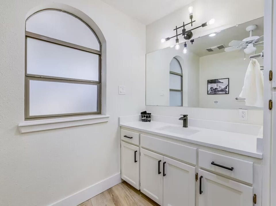 downstairs bathroom with shower