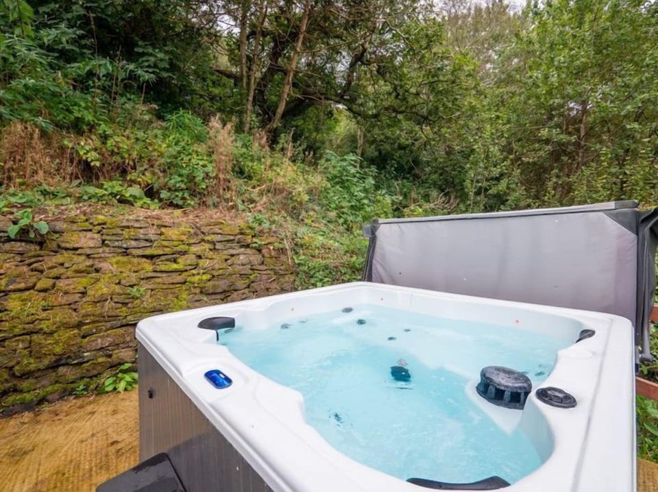 Luxury hot tub and private outdoor space