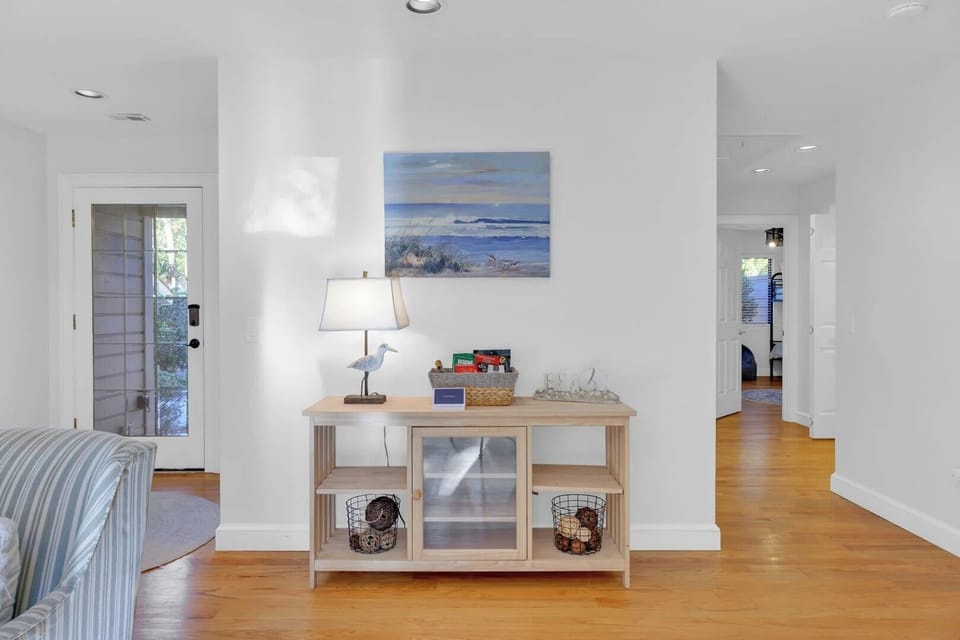19 Dewberry Lane - Entry Foyer