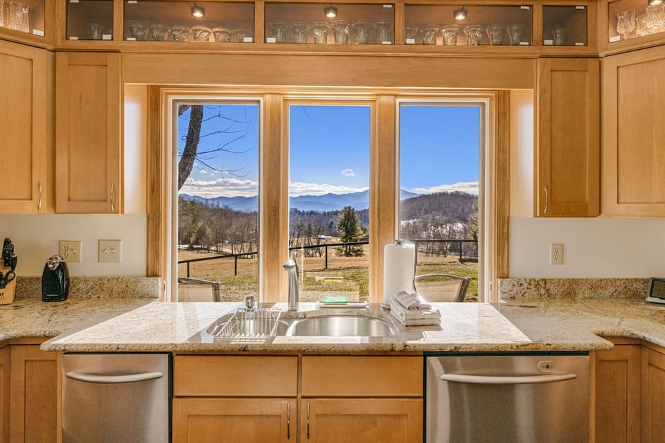 Mountain Views For the Family Chef