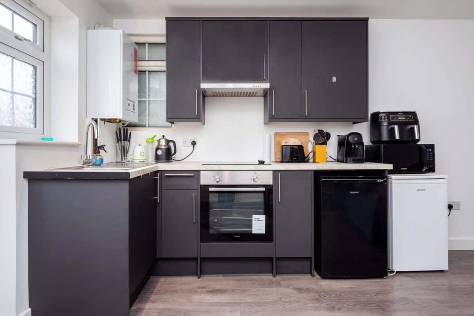 Full kitchen