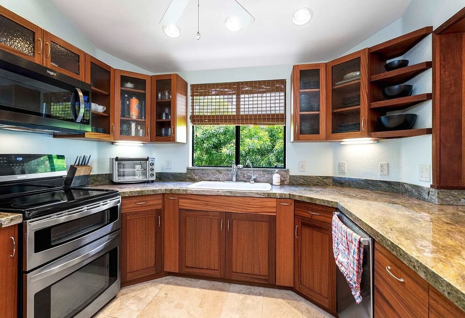 Luxury Kitchen! New appliances & reverse Osmosis water filtration 