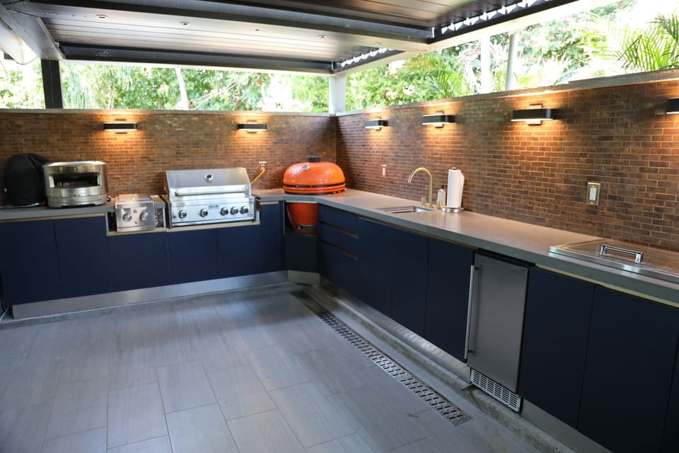 Villa Outdoor Kitchen 