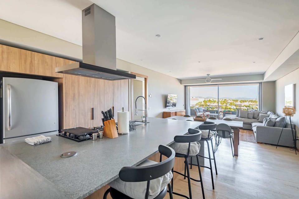 Cocina completa con desayunador