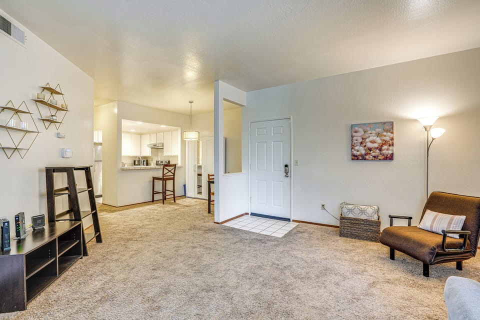 Living Room | Free WiFi | Single-Story Unit