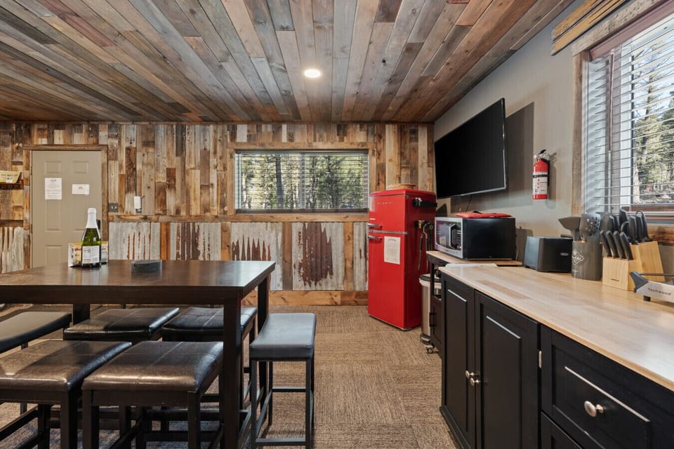 Kitchenette + Dining