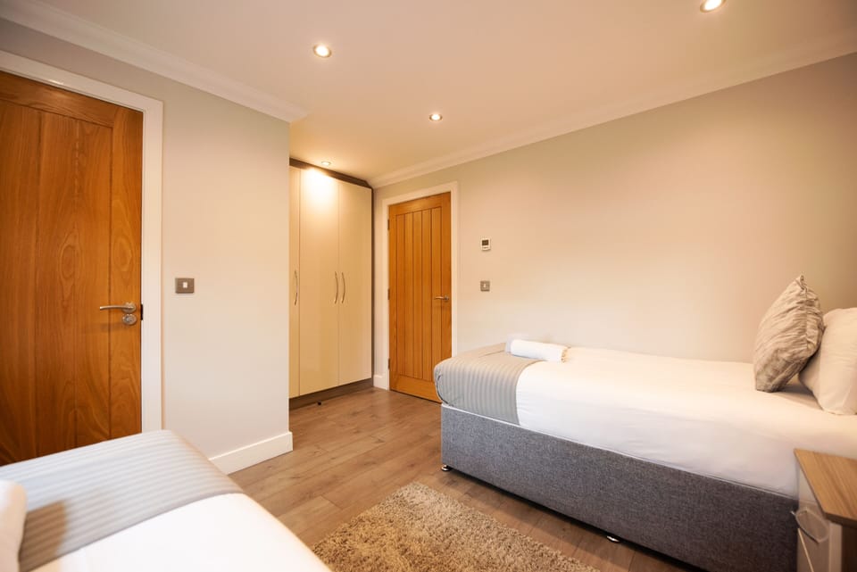 Twin Bedroom 2