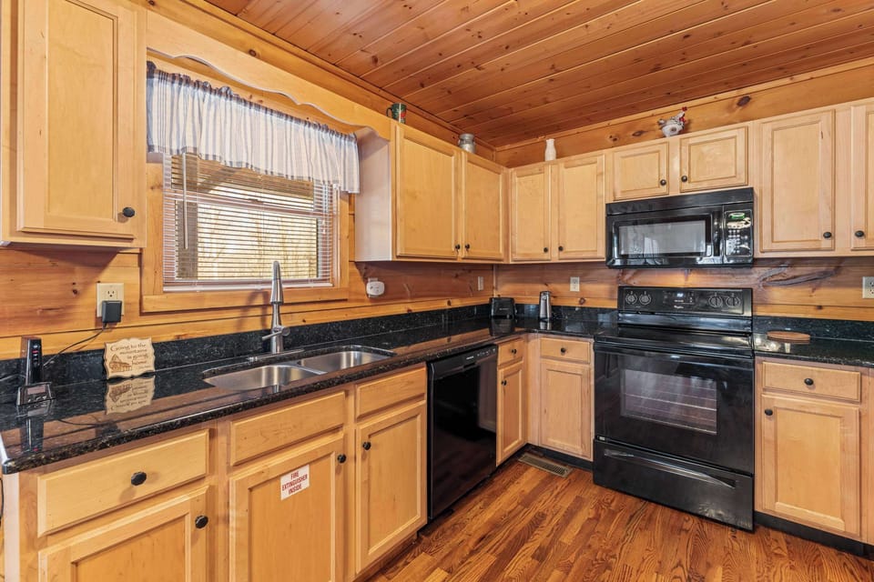 Full kitchen