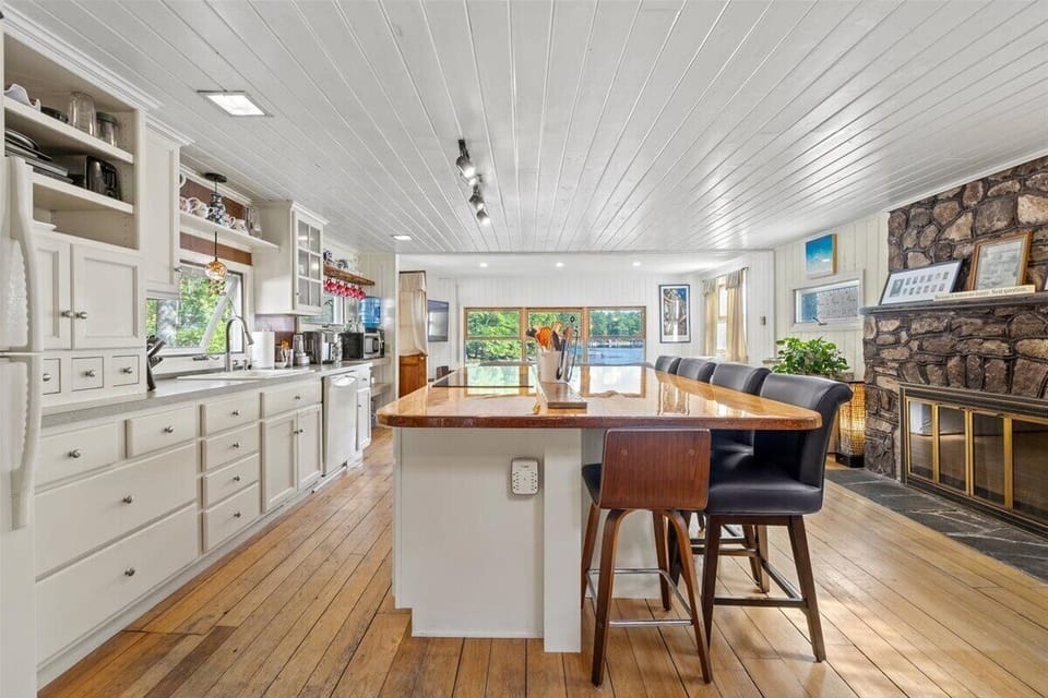 Open concept living room & dining area!