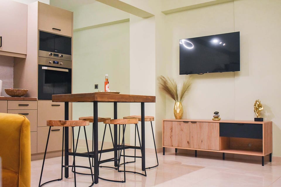 Dining area with a TV offering streaming services