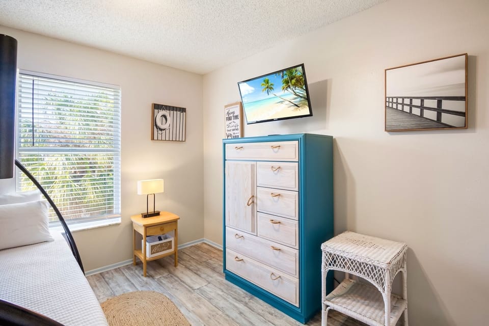 Third Bedroom, Twin/Full Bunk