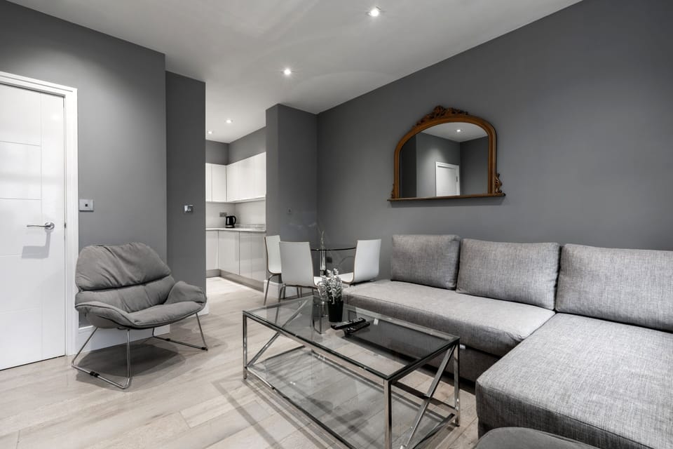 Living Room / Lounge
