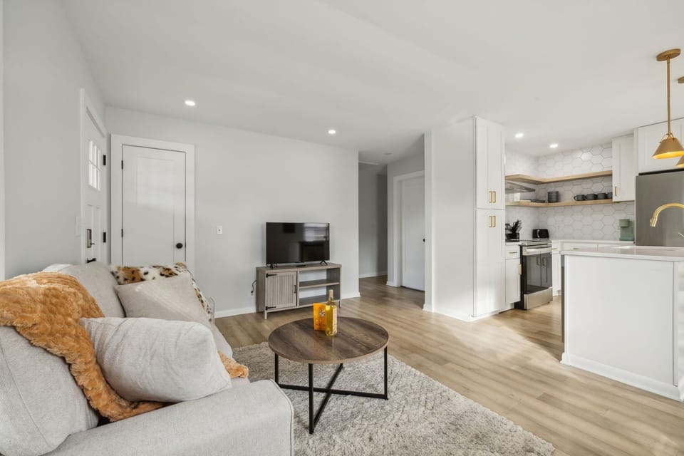 16-web-or-mls-2004 Salem Mason Dr - 025