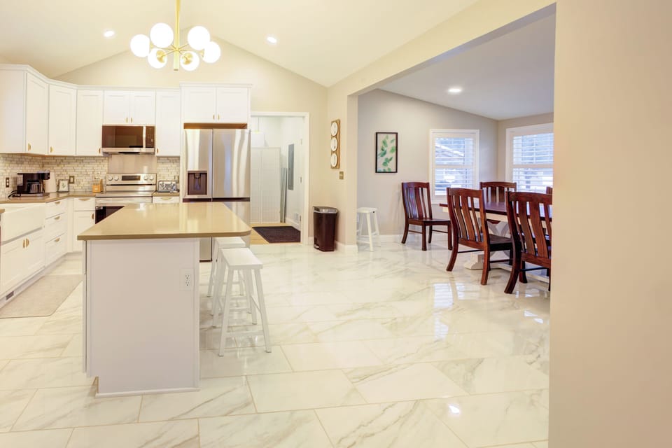 Kitchen & Dining Room
