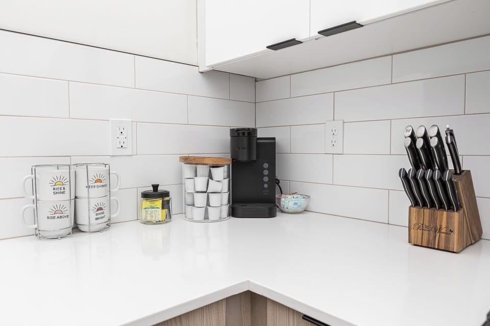 You'll Always Have Keurig Pods, Tea, Creamer, And A Assortment Of Sugars