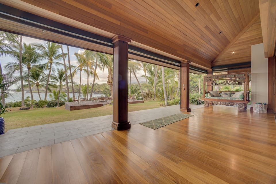 Lanai | Balinese Day Bed | Access From Living Room