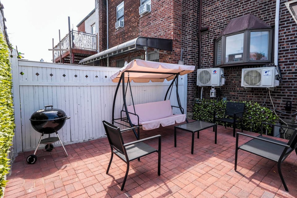 Enclosed Patio with BBQ Grill