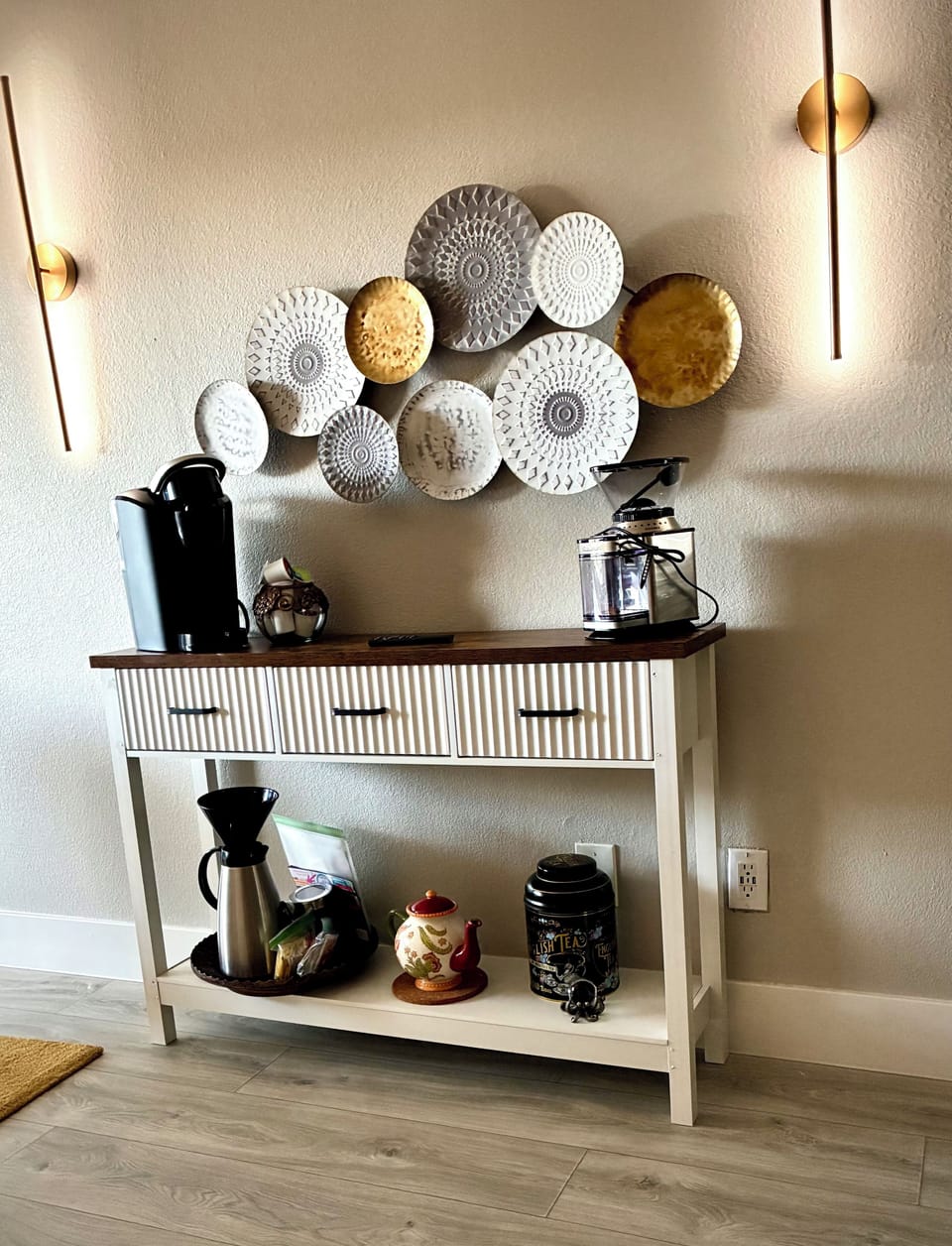 Coffee;pod or pour over, regular or decaf, tea too