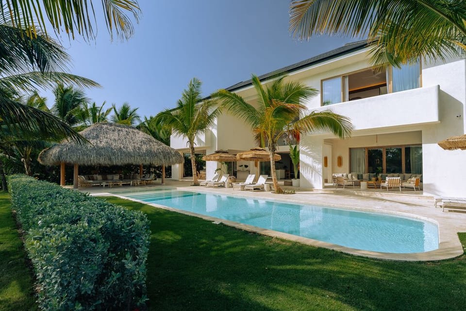 Villa Saman - An oasis of modern Spanish elegance with full service staff (6567)