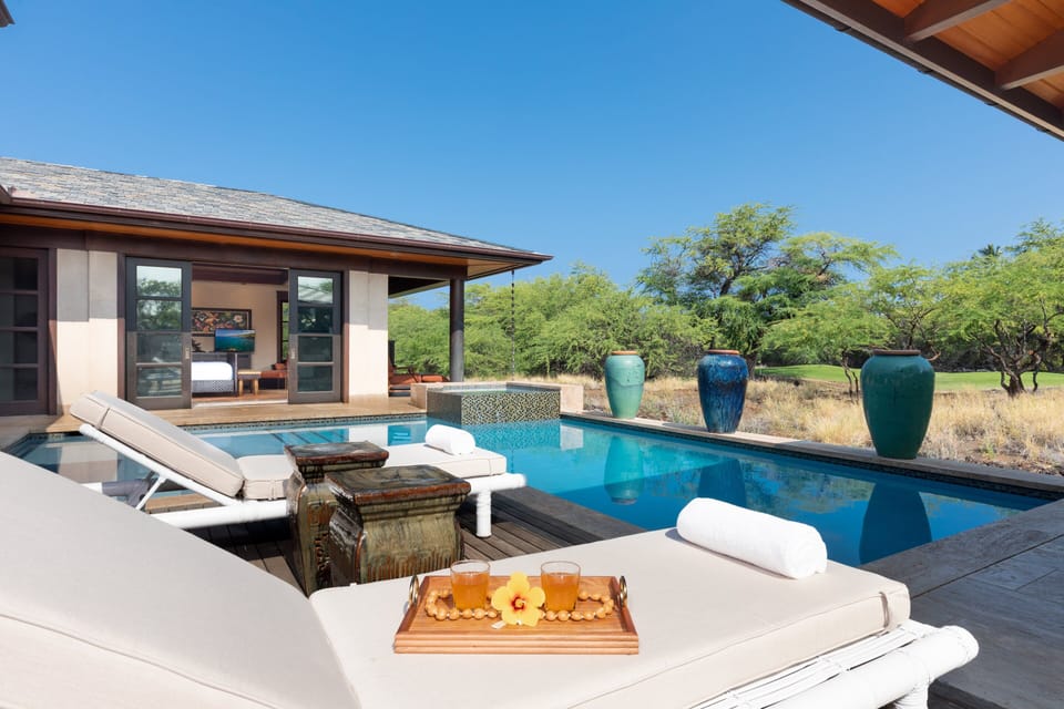 Relax at this luxurious centrally located retreat/