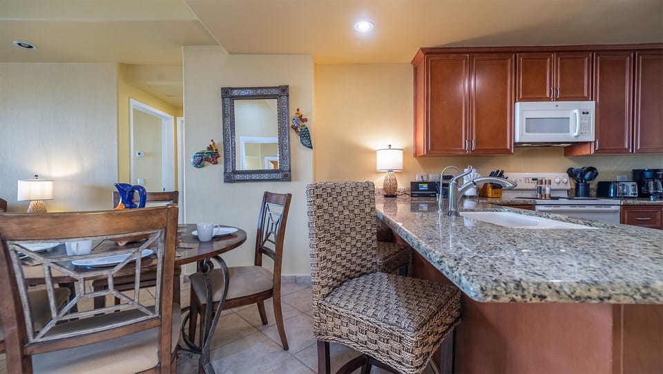 Additional seating at th kitchen counter.