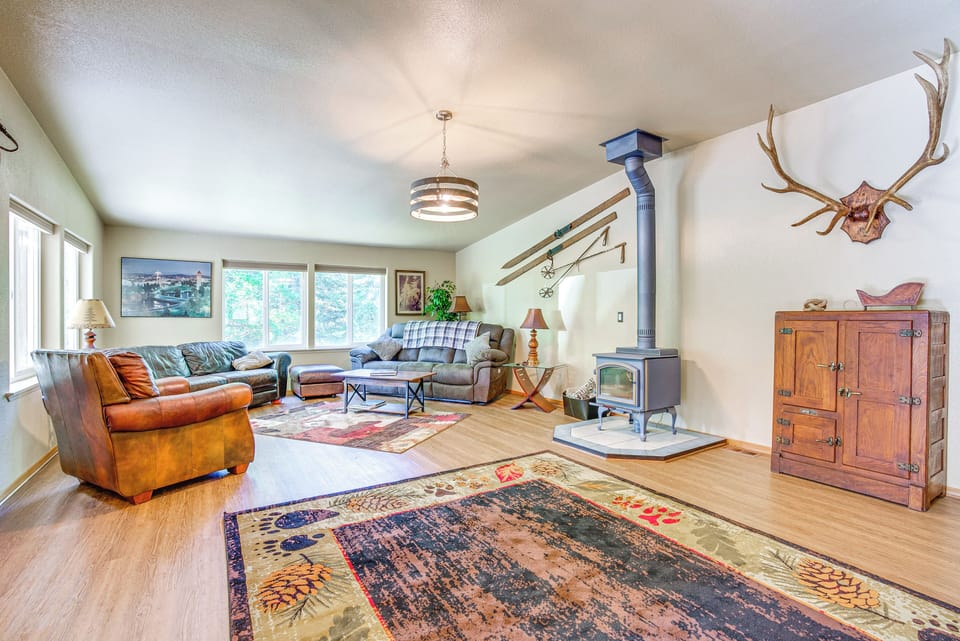 Mead Vacation Rental | 3BR | 2BA | Stairs Required | 3,000 Sq Ft