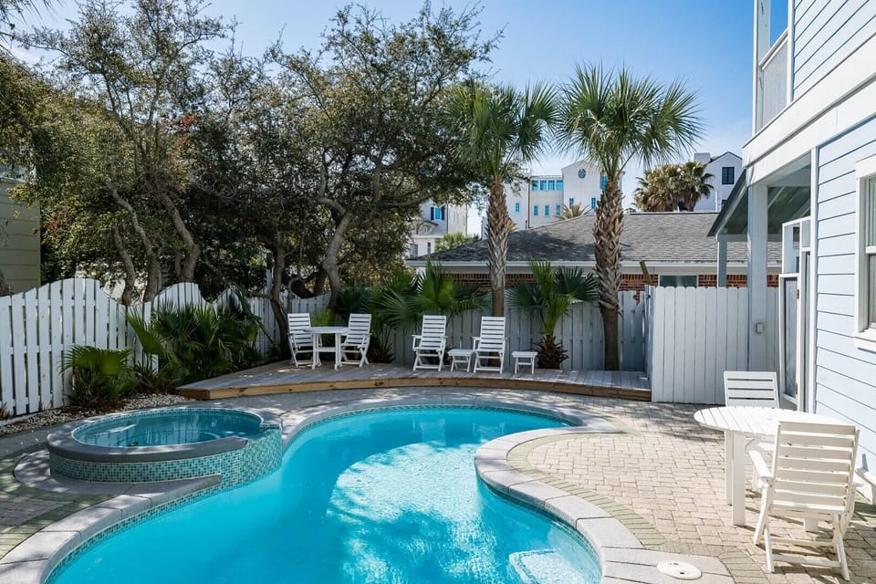 Pool Area (1)