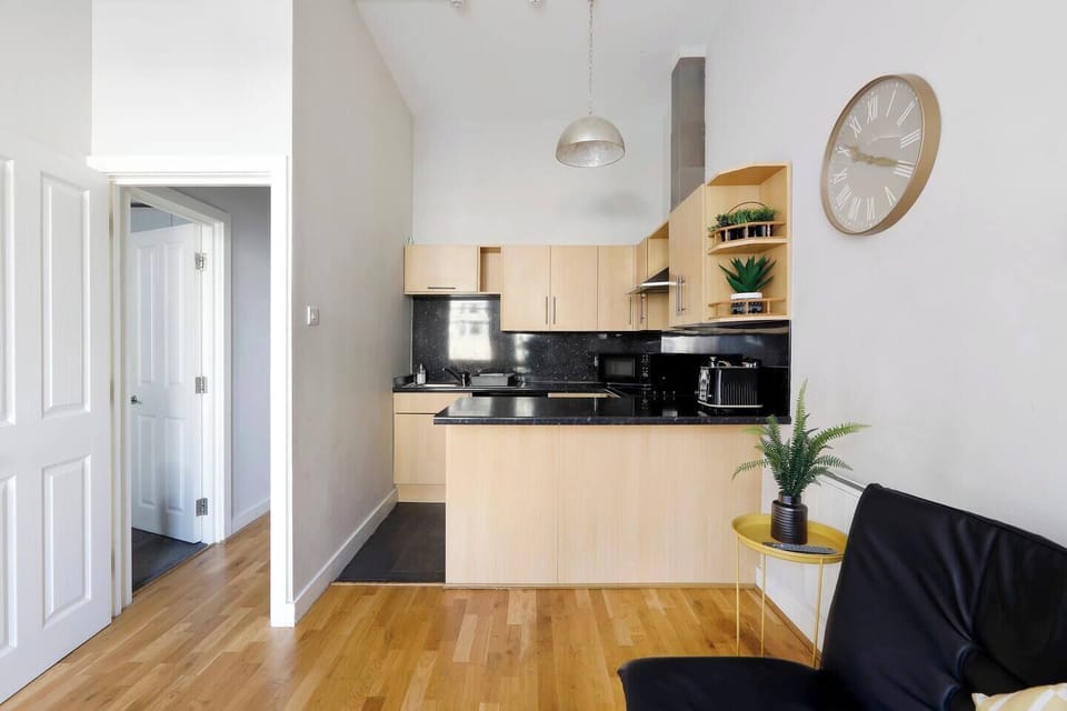 C6561e5d c2a4 4c4e 8398 f964ac88f353