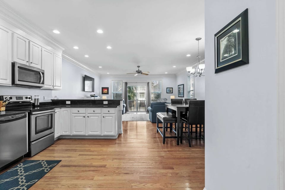 Another view of kitchen!