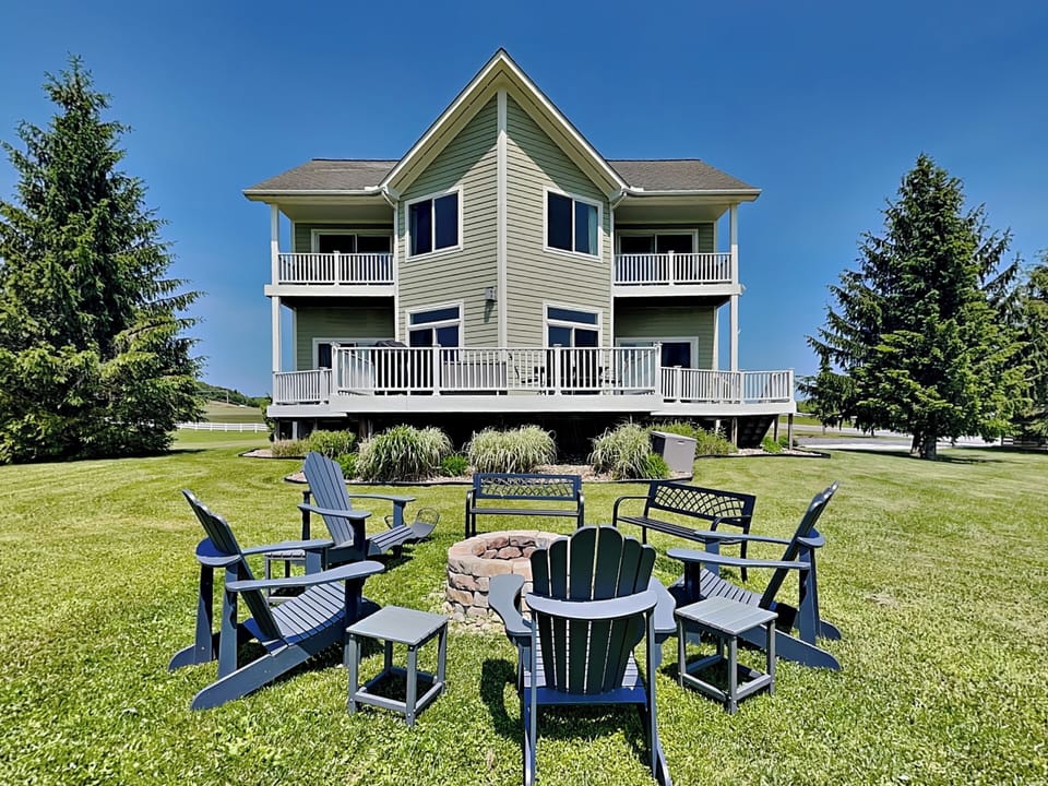 Welcome to Dacha Verde!