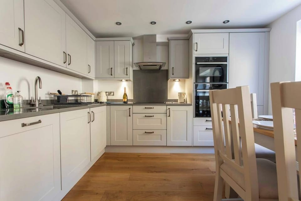 Fully equipped kitchen with Nespresso coffee machine 