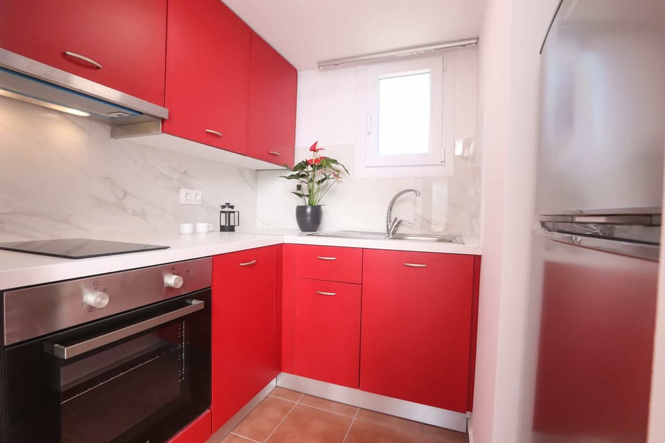 Fully equipped Kitchen space