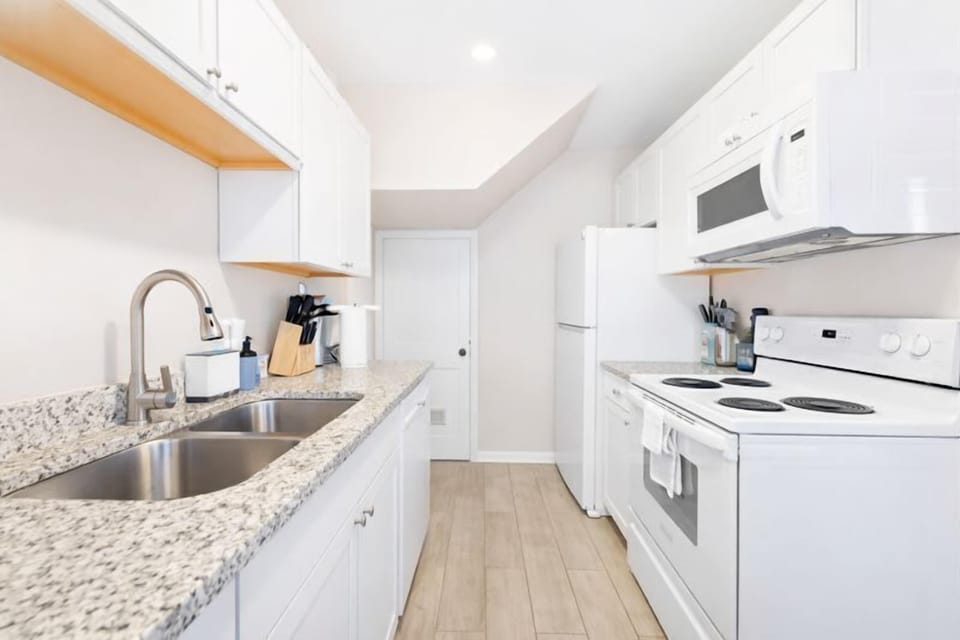 Enjoy every home comfort & abundant space in the sleek kitchen