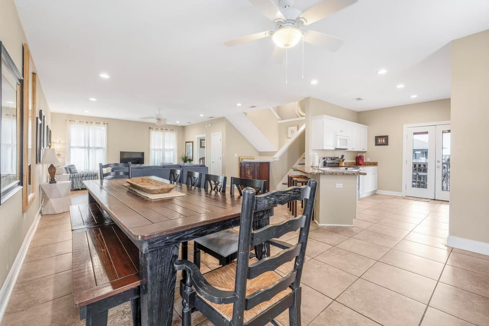 Open living & dining area