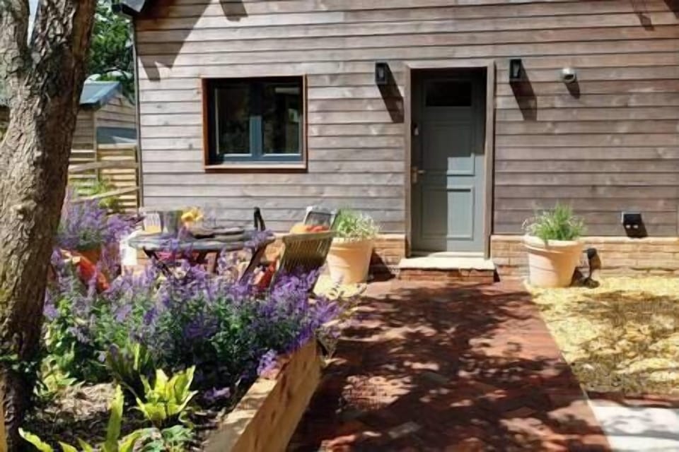 Barn garden (1)