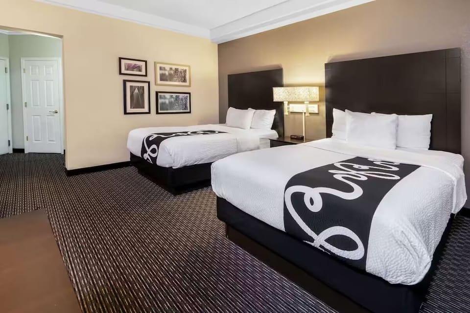 Unit with 2 Double size beds