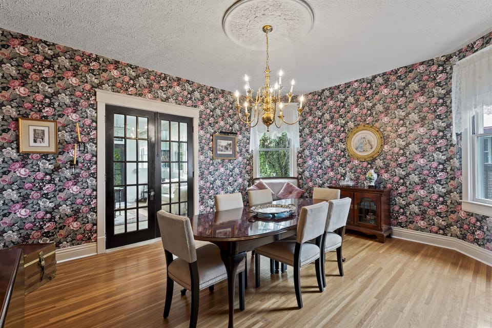 Ample dining seating for up to six people. 