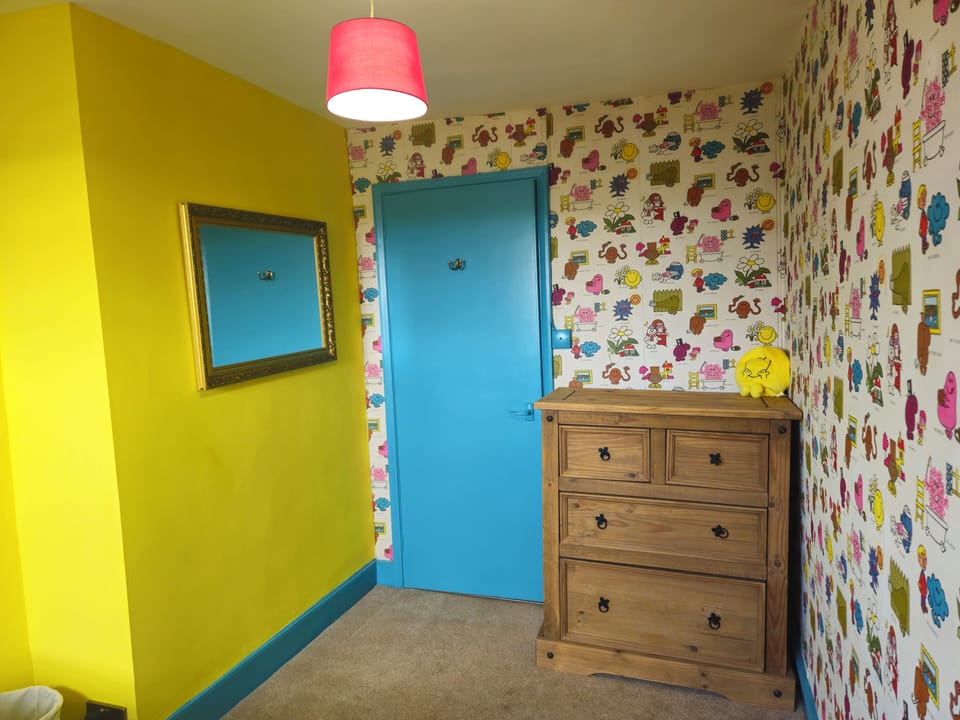 Retro Roost, double room on top floor with vintage wall paper