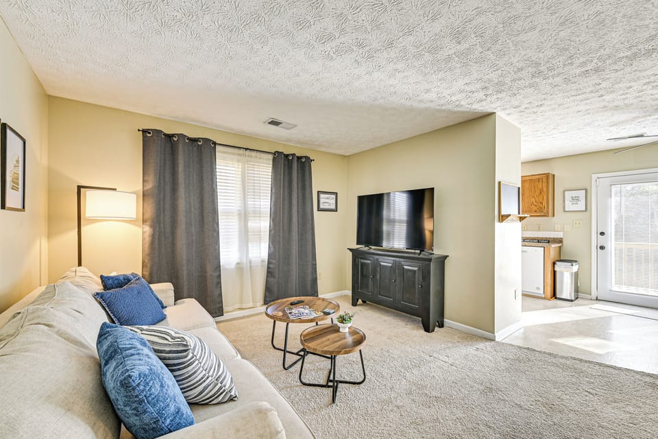 Living Room | Smart TV