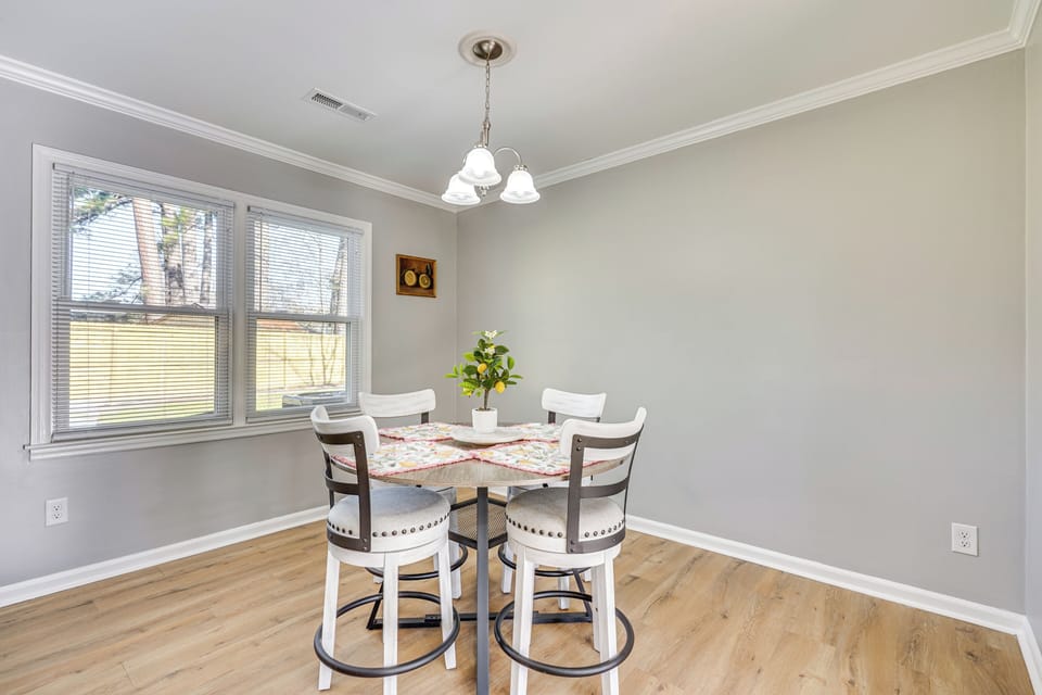 Dining Area | Dishware/Flatware
