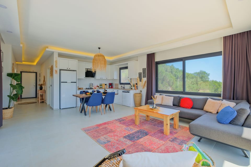 panoramic large living room
*pointed hill villas