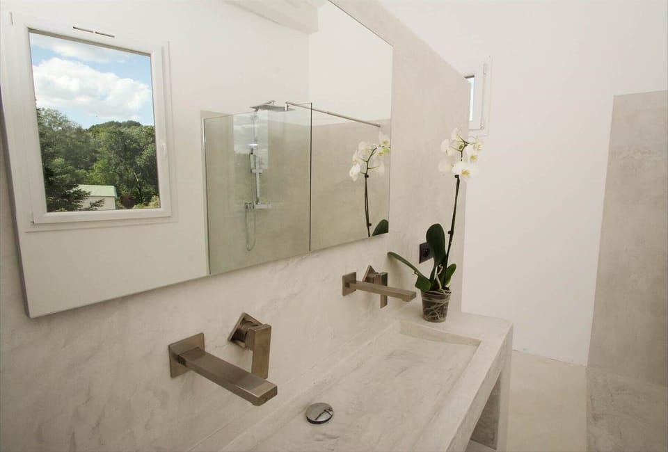 piscine spa calme detente nature parc riviere gard occitanie