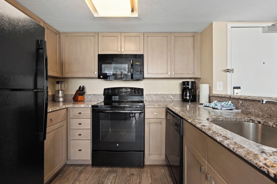 kitchen-westwinds-cw-1br-dlx-in-003