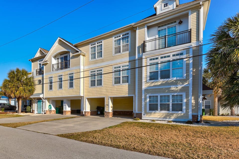 Chateau Maizenbleu - Front of Home