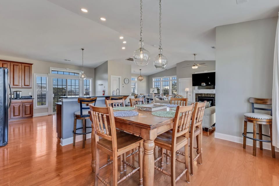 Dining Area (3rd Floor)