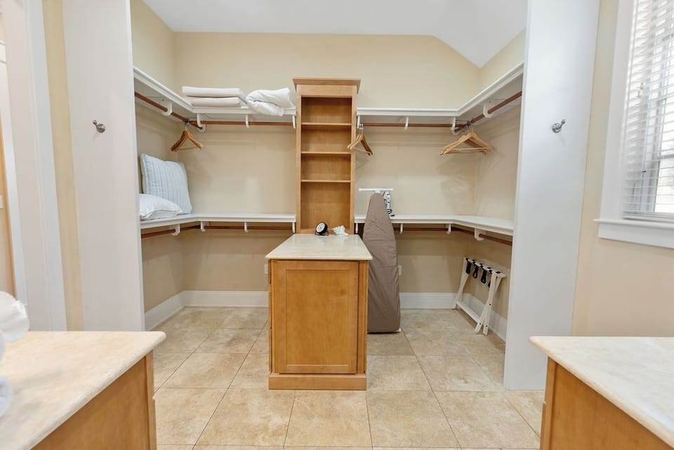 Saltwater Cottage - Beach Club - Signature Properties