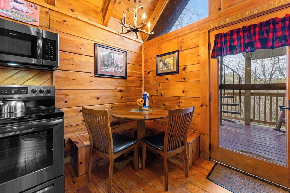 Dining table with seating for up to 5 