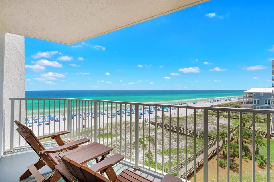 Mainsail 153 Balcony