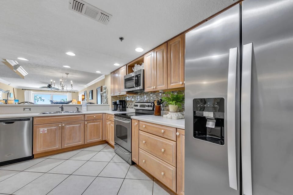 Updated Kitchen - Keurig and Regular Coffee Maker